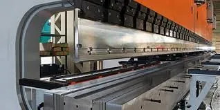 Metal şekillendirmede kullanılan CNC abkant ekipmanı
